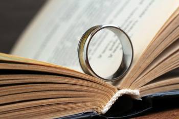 Harry Potter: Why Did Dumbledore Put On the Ring?